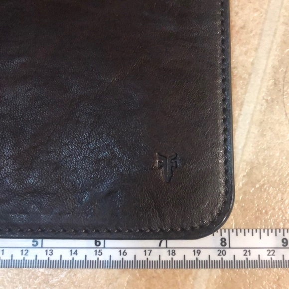 🆕 FRYE Cameron IPad Sleeve - Dark Brown - Picture 3 of 6